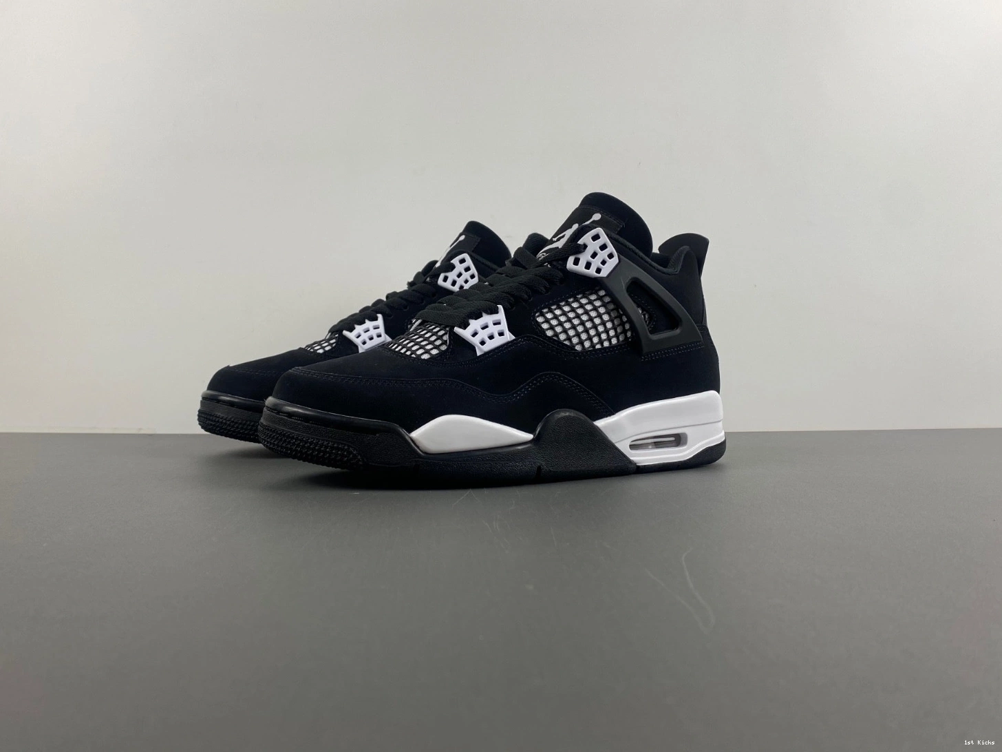 FQ8138-001 RETRO 4 THUNDER 'WHITE AIR JORDAN 0327